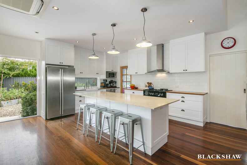 27 Tasmania Circle Forrest 27 Tasmania Circle Forrest