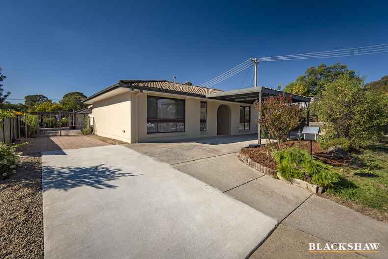 15 Barangaroo Street Chisholm 15 Barangaroo Street Chisholm