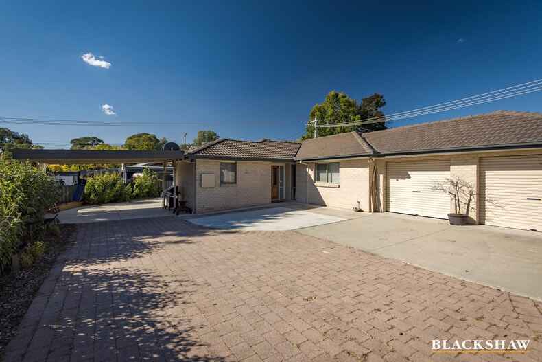 15 Barangaroo Street Chisholm 15 Barangaroo Street Chisholm