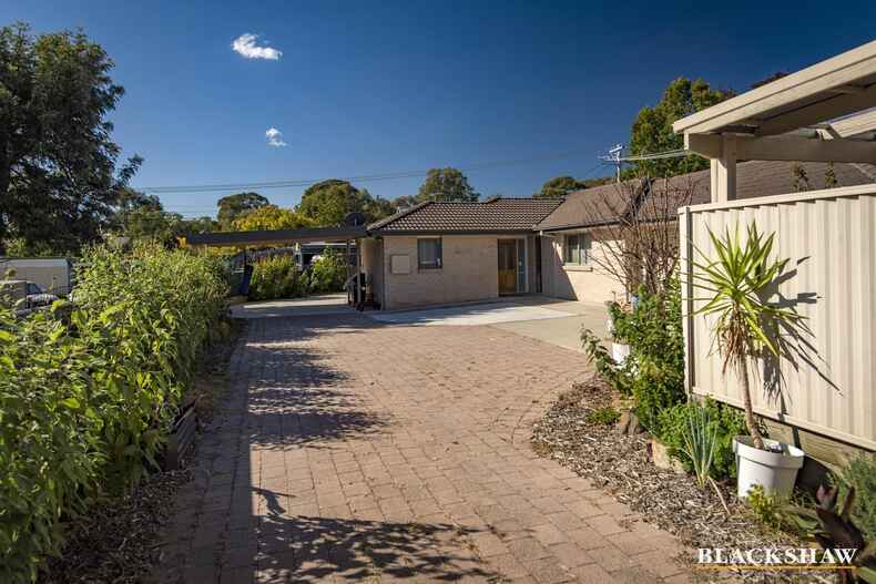 15 Barangaroo Street Chisholm 15 Barangaroo Street Chisholm