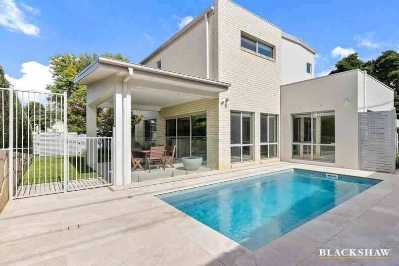 32 Feakes Place Campbell 32 Feakes Place Campbell