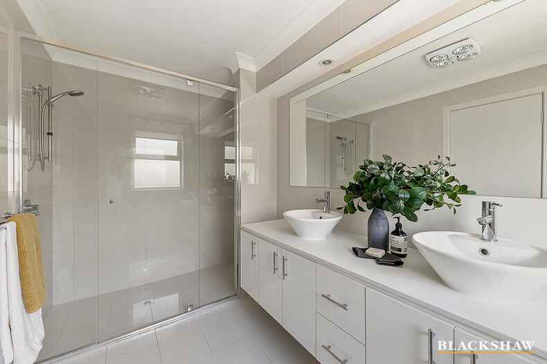 32 Feakes Place Campbell 32 Feakes Place Campbell