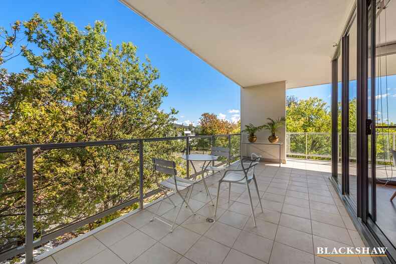 27/10 Burke Crescent Kingston 27/10 Burke Crescent Kingston