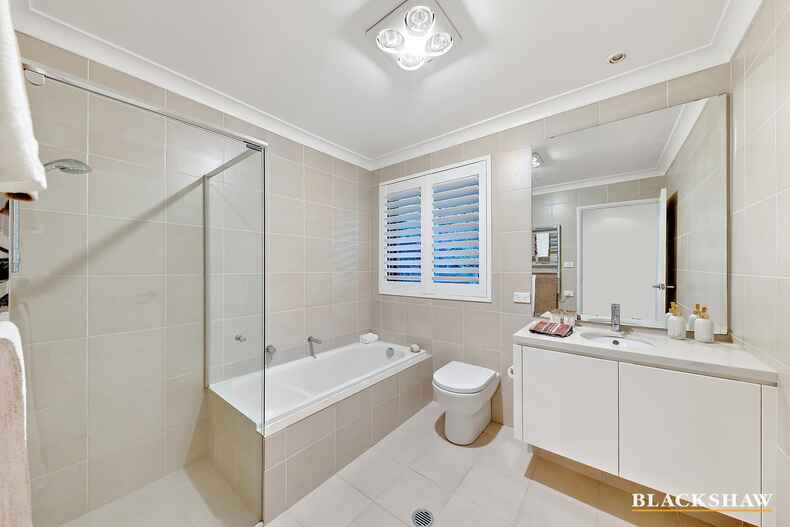 12 Howchin Place Torrens