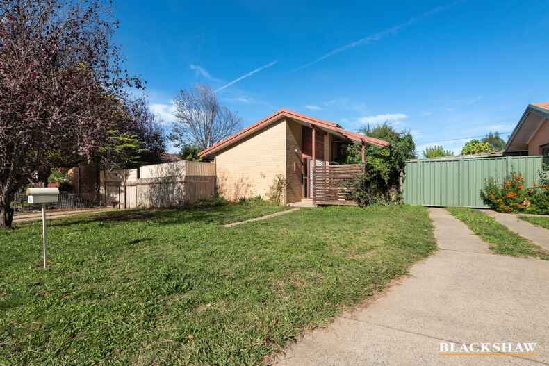 11 Wambool Street Narrabundah