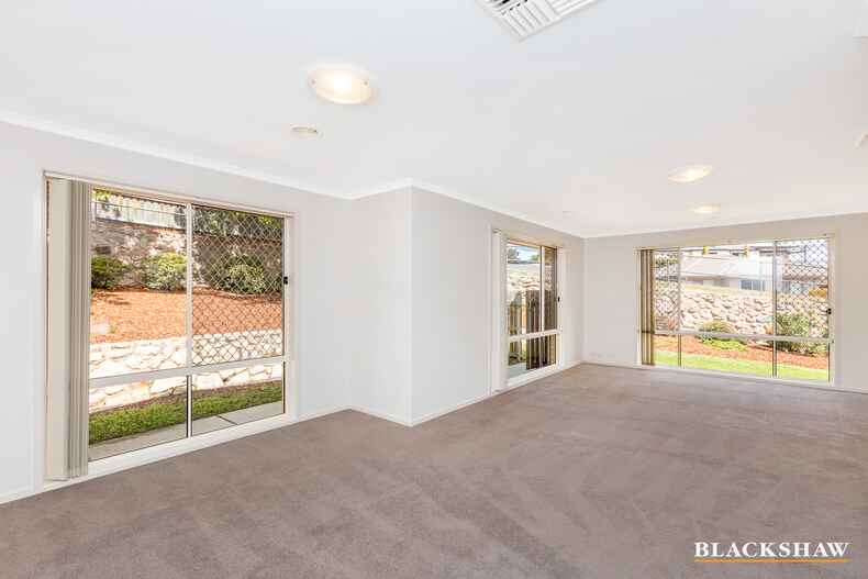 2 Walter Close Jerrabomberra