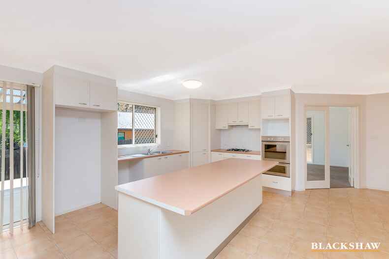 2 Walter Close Jerrabomberra