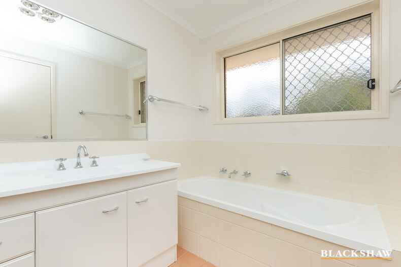 2 Walter Close Jerrabomberra