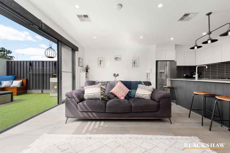 42 Bernard Heinze Avenue Moncrieff 42 Bernard Heinze Avenue Moncrieff