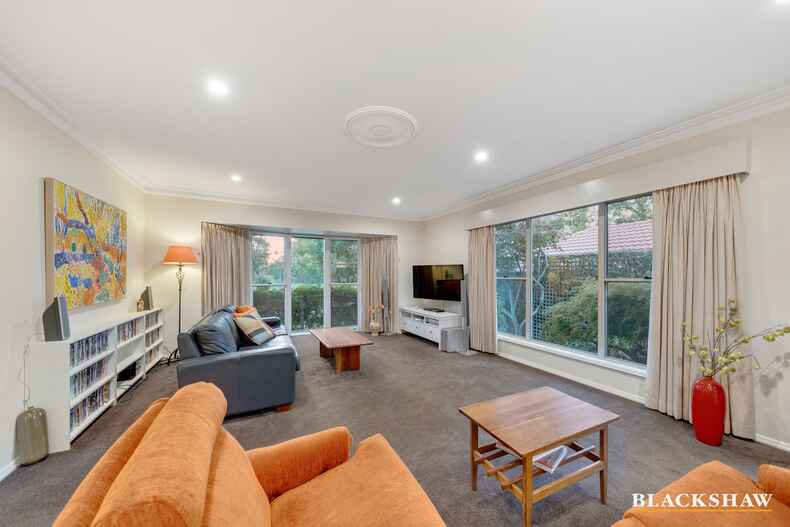 82 Banks Street Yarralumla 82 Banks Street Yarralumla