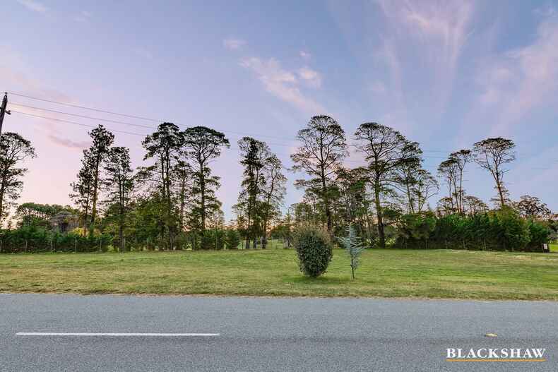 82 Banks Street Yarralumla 82 Banks Street Yarralumla