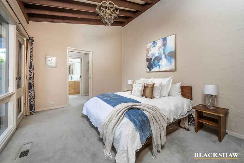 138 Hawkesbury Crescent Farrer