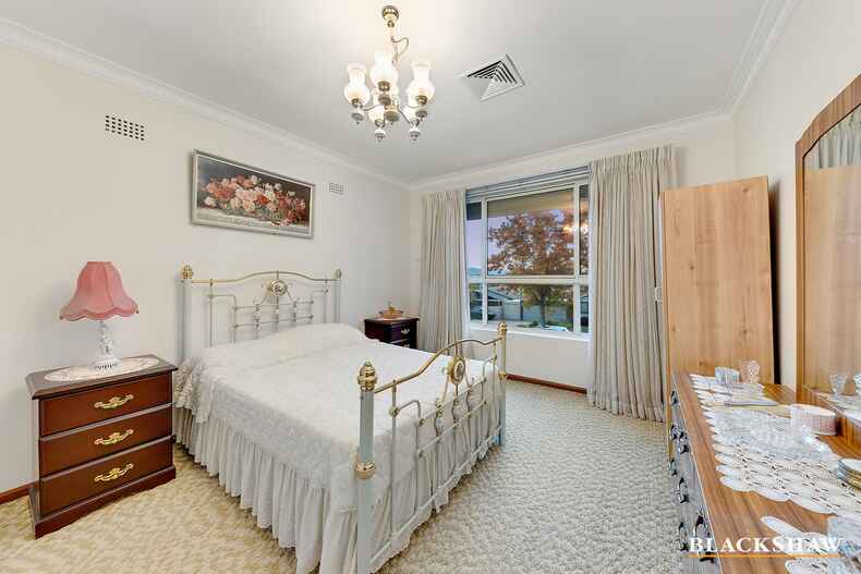 22 MacDonnell Street Yarralumla 22 MacDonnell Street Yarralumla