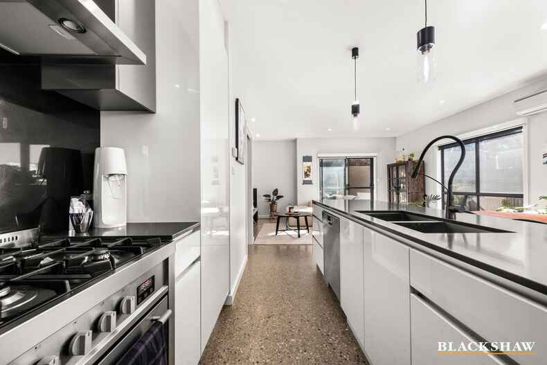 2/27 Ross Road Queanbeyan