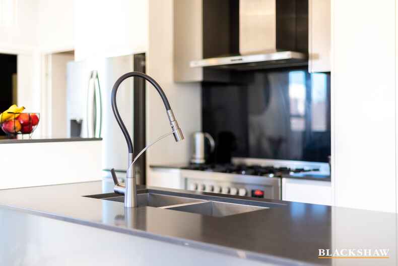 2/27 Ross Road Queanbeyan