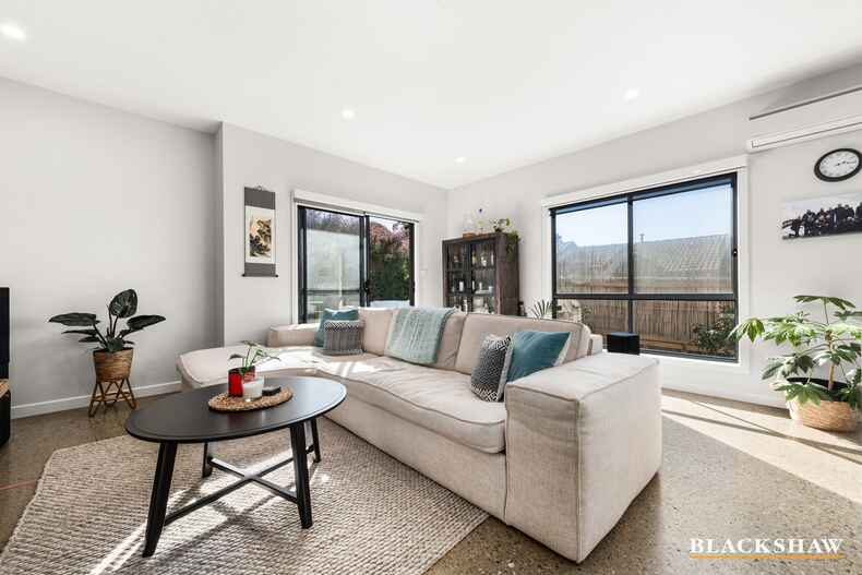2/27 Ross Road Queanbeyan