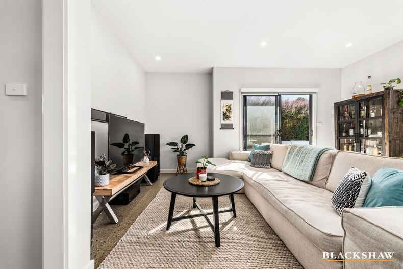 2/27 Ross Road Queanbeyan
