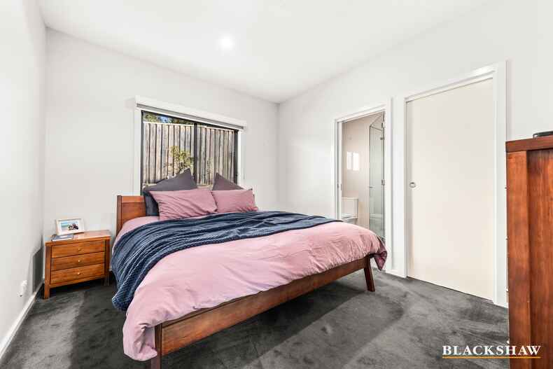 2/27 Ross Road Queanbeyan