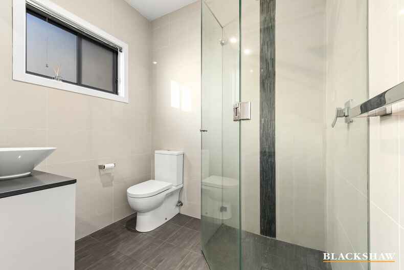 2/27 Ross Road Queanbeyan