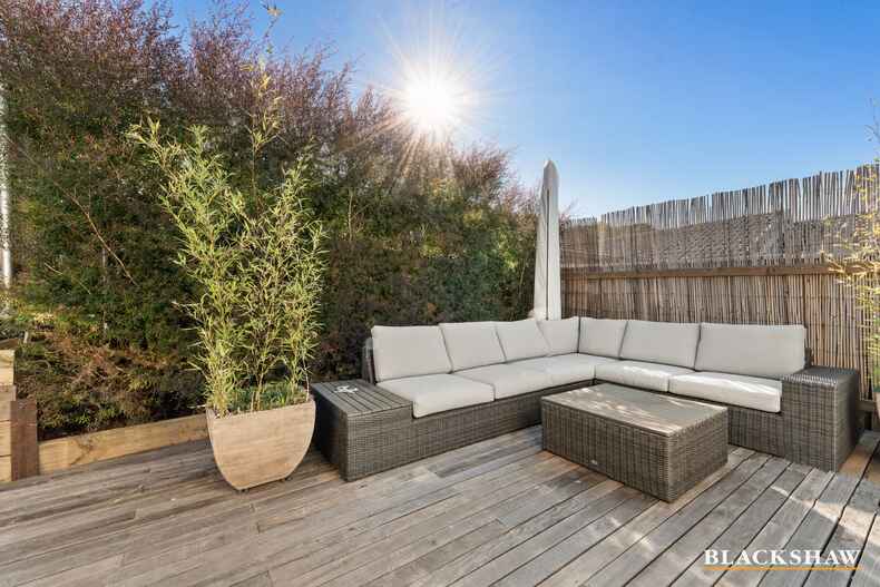 2/27 Ross Road Queanbeyan