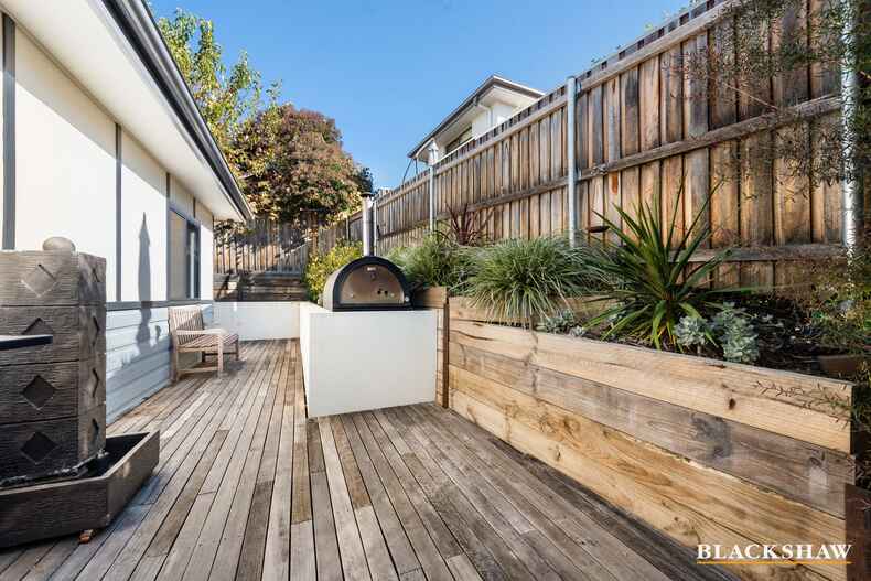 2/27 Ross Road Queanbeyan