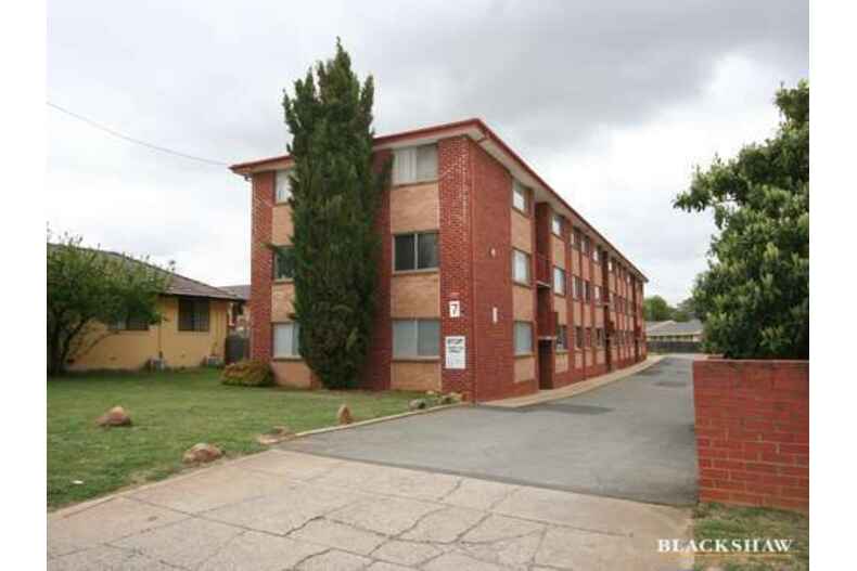 2/7 Young Street Queanbeyan