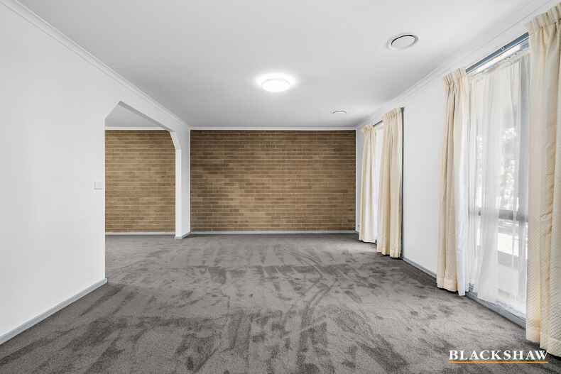 10/27 Lightfoot Crescent Florey 10/27 Lightfoot Crescent Florey