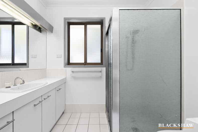 10/27 Lightfoot Crescent Florey 10/27 Lightfoot Crescent Florey