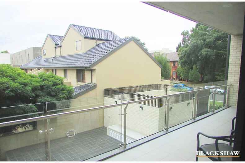 8/27 Moore Street Turner