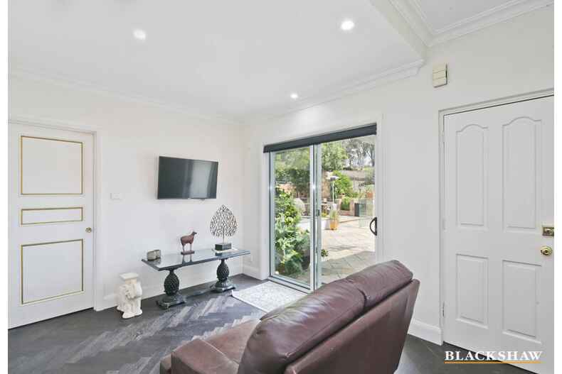 139 Hawkesbury Crescent Farrer 139 Hawkesbury Crescent Farrer