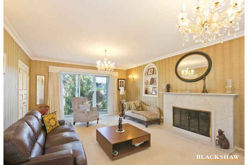 139 Hawkesbury Crescent Farrer 139 Hawkesbury Crescent Farrer
