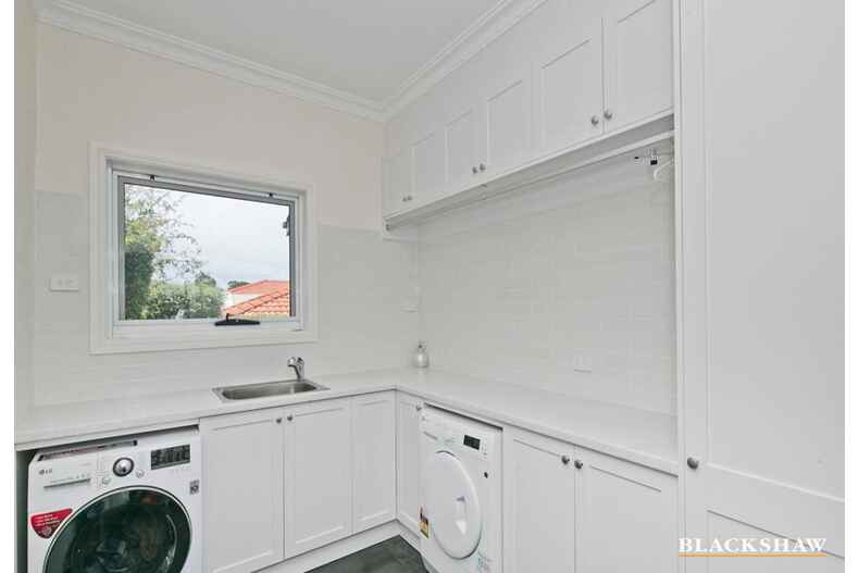 139 Hawkesbury Crescent Farrer 139 Hawkesbury Crescent Farrer