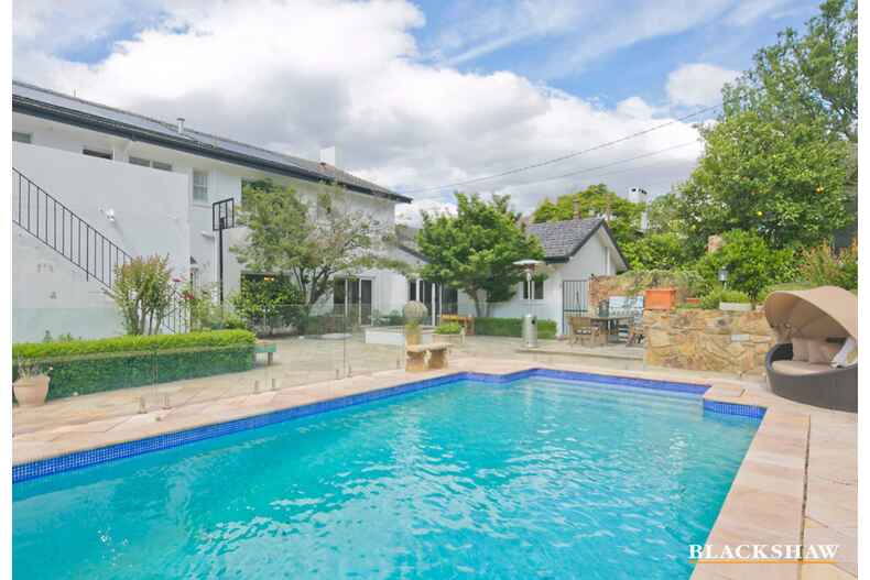139 Hawkesbury Crescent Farrer 139 Hawkesbury Crescent Farrer