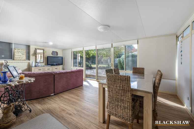 244 Southern Cross Drive Latham 244 Southern Cross Drive Latham