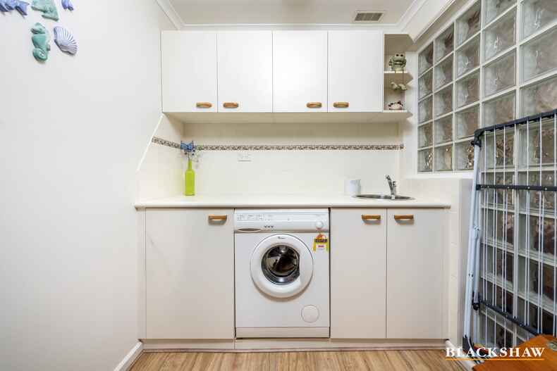 244 Southern Cross Drive Latham 244 Southern Cross Drive Latham