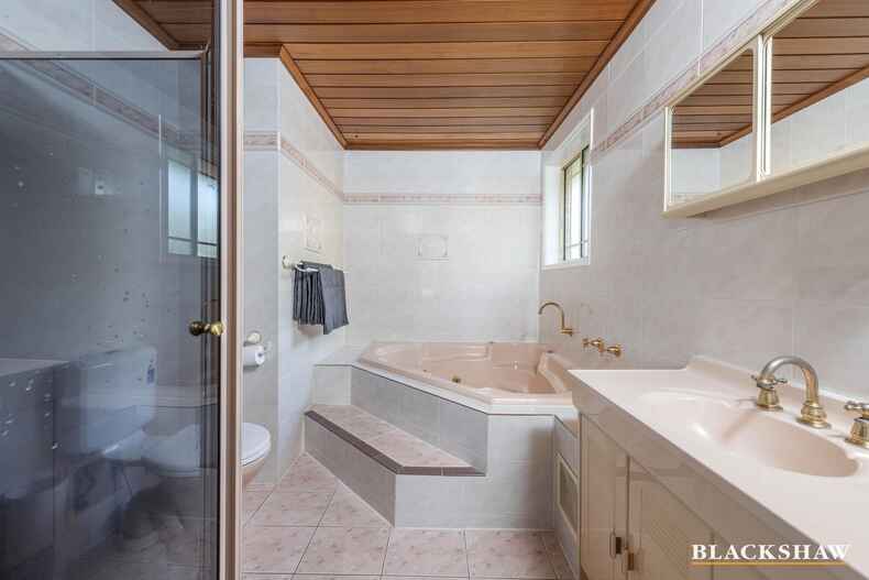 16 Wootton Crescent Gordon 16 Wootton Crescent Gordon