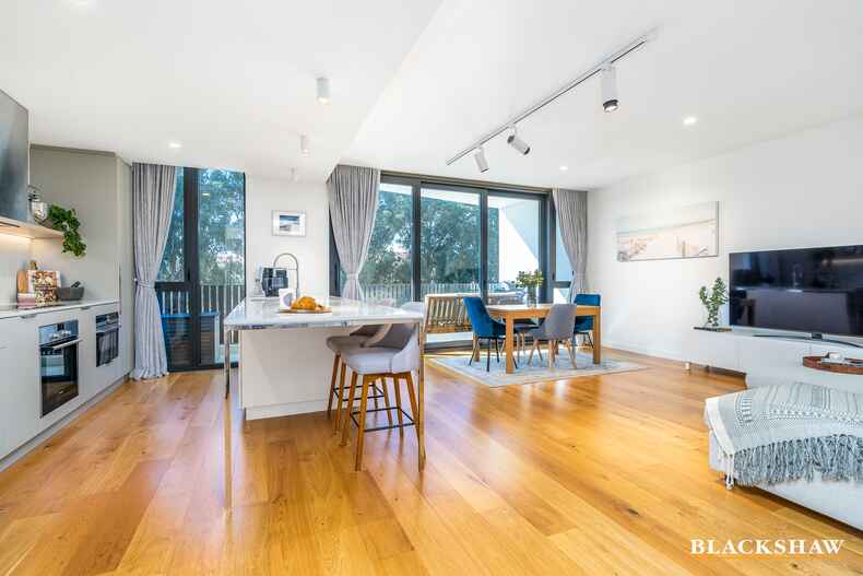 8/22 Canberra Avenue Forrest