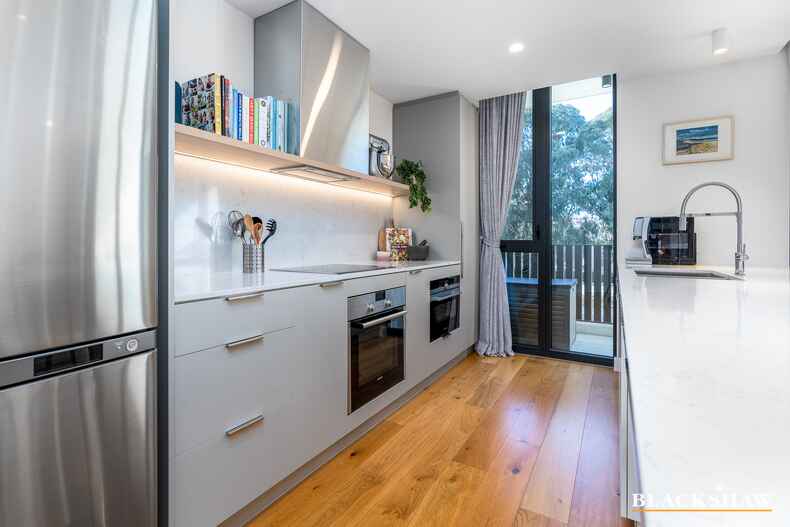 8/22 Canberra Avenue Forrest