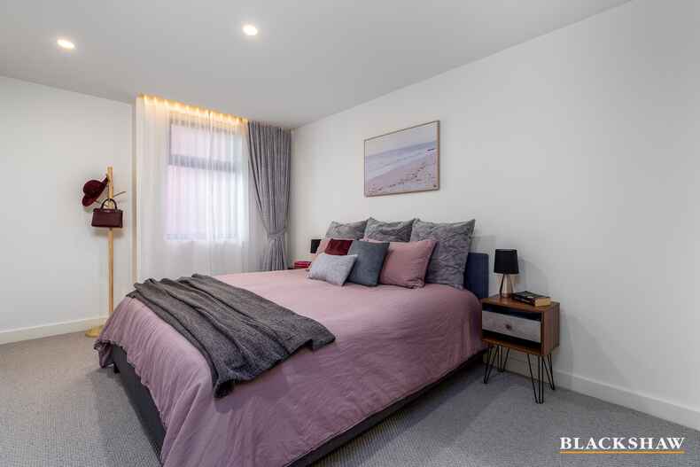 8/22 Canberra Avenue Forrest