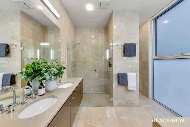 24 Timbarra Crescent O'Malley