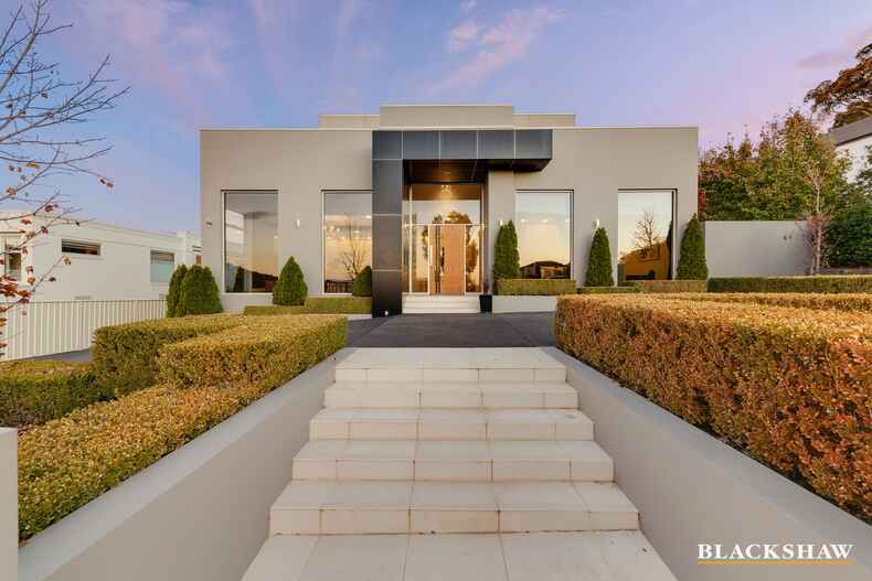 24 Timbarra Crescent O'Malley