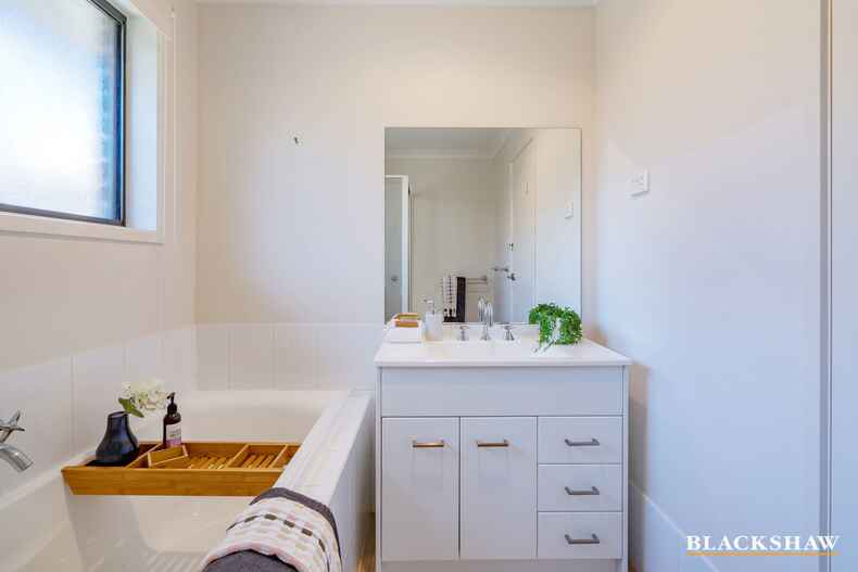 17 Constance Stone Street Macgregor 17 Constance Stone Street Macgregor