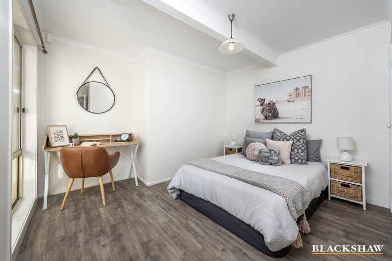 1/8 Antis Street Phillip