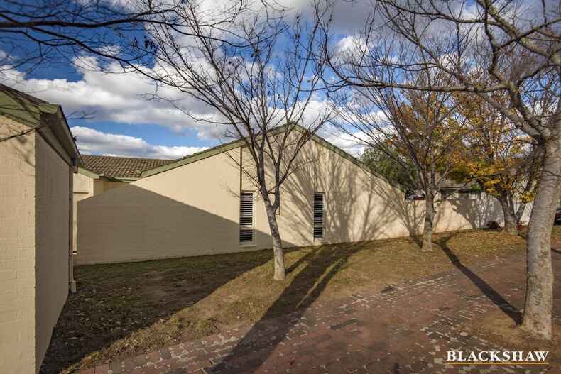 1/8 Antis Street Phillip