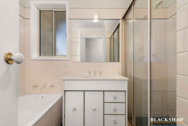 8B Kayser Place Monash