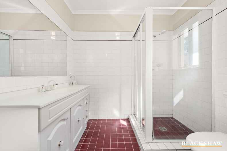 8B Kayser Place Monash