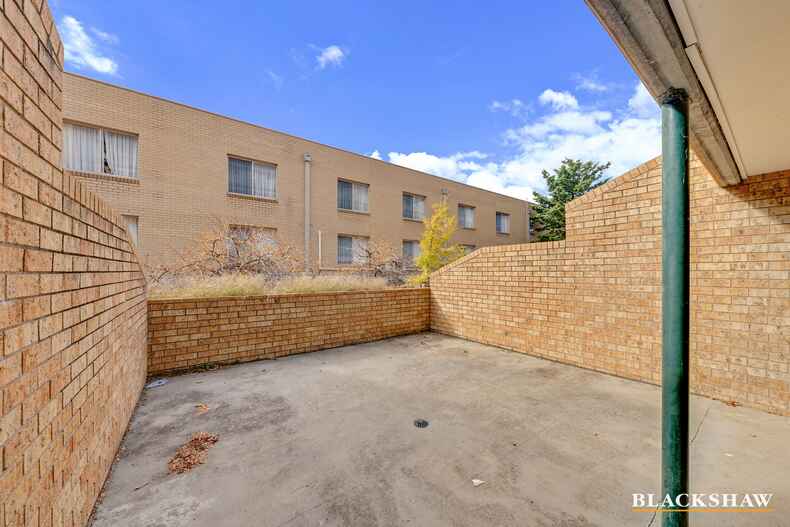 69/8 Eyre Street Kingston