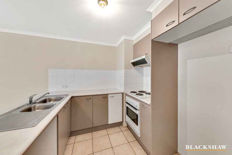 69/8 Eyre Street Kingston