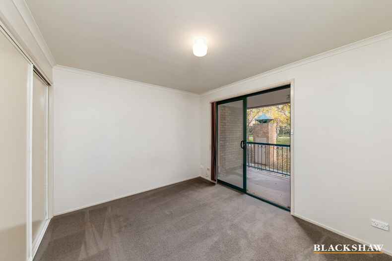 69/8 Eyre Street Kingston