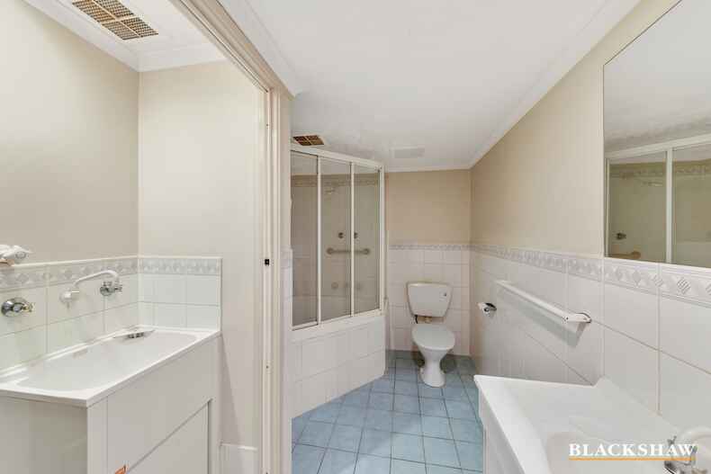 69/8 Eyre Street Kingston